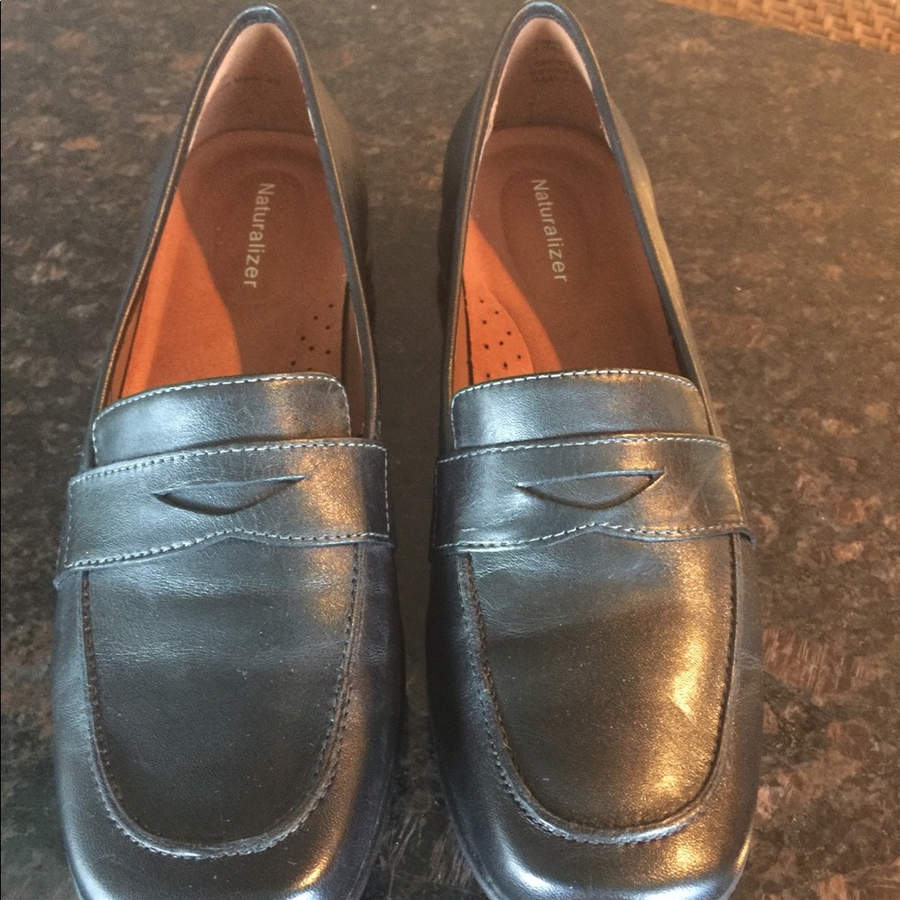 Naturalizer Black Leather Penny Loafer Style 8.5
